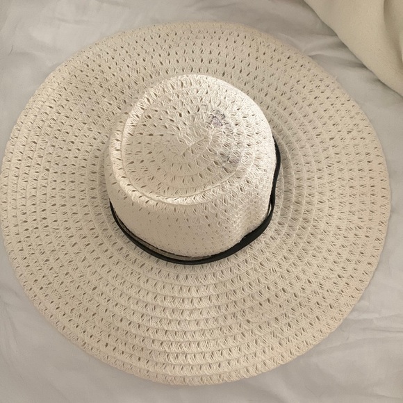 BCBG summer hat and two more - Picture 2 of 13